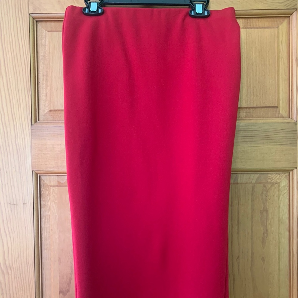 Red knee-length pencil skirt